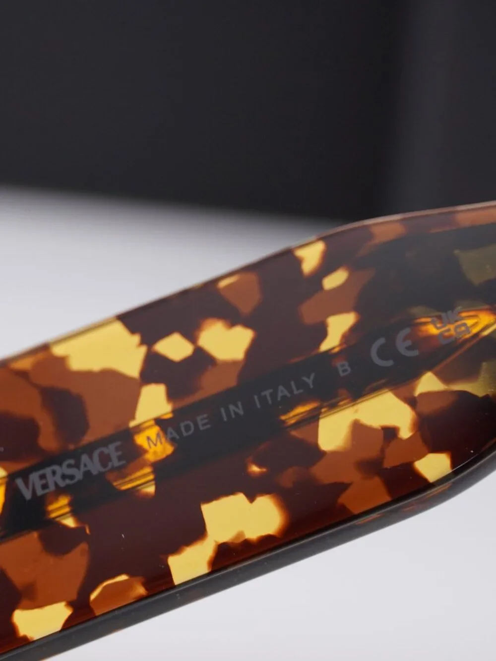 Versace model ve4509u
